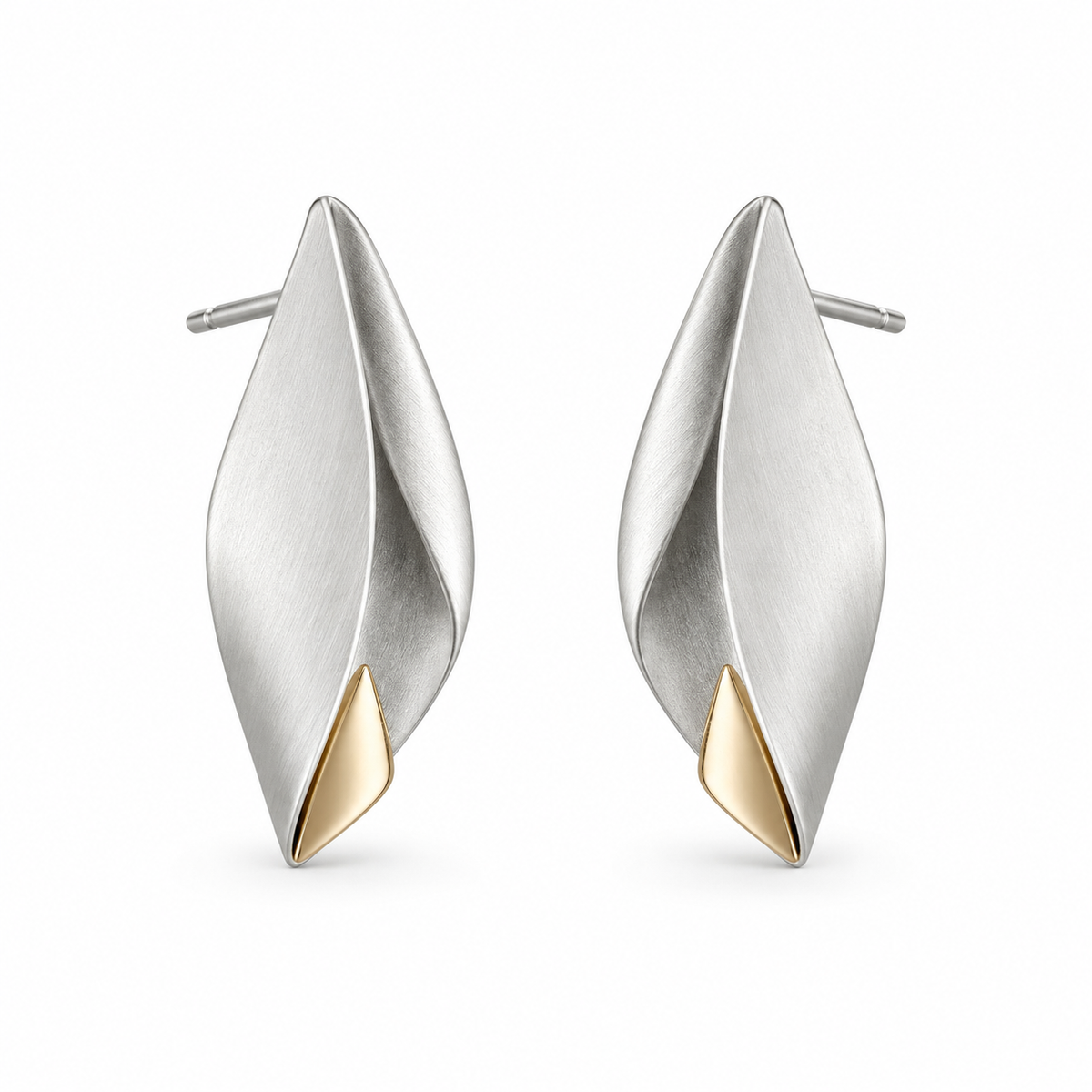 Angular petal stud earrings